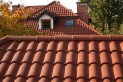 Крыша из металлочерепицы - оптимальное решение для строительства дома или дачного участка